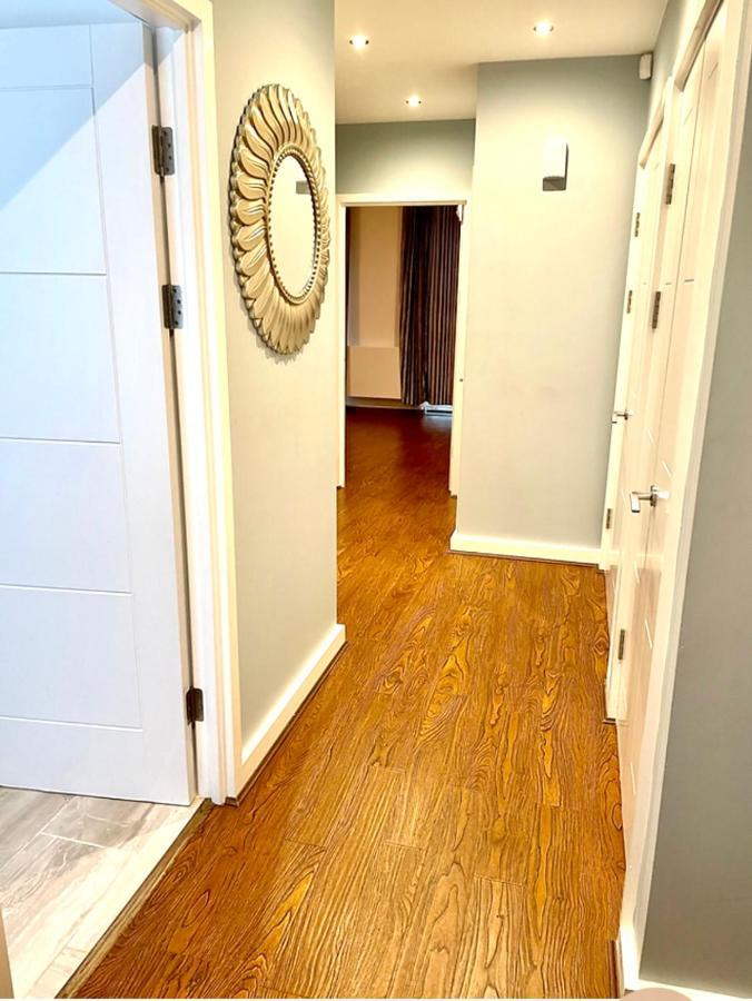 London Stratford Luxury House, 5 Minutes Walk Station, Westfield, 3 Bedrooms 3 Bathrooms, Reception, Garden, Parking Ngoại thất bức ảnh