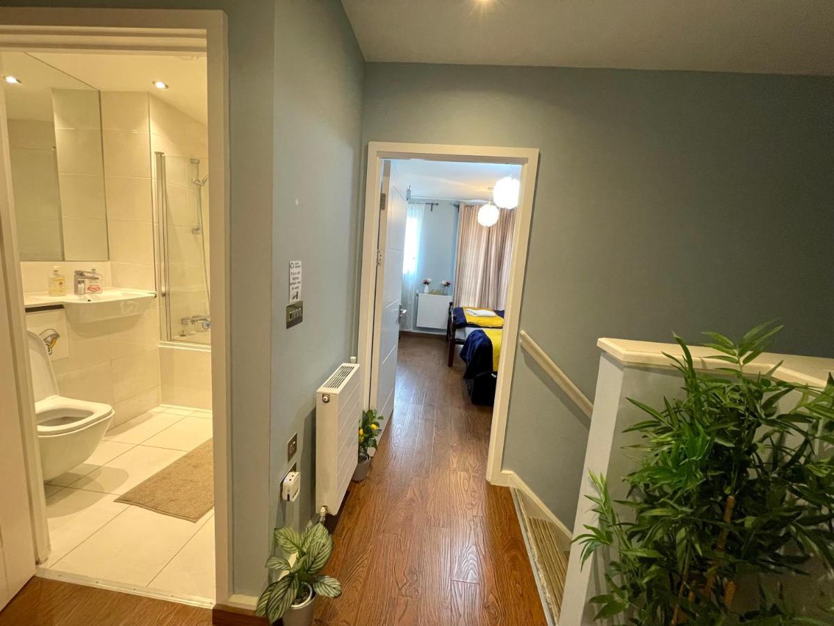London Stratford Luxury House, 5 Minutes Walk Station, Westfield, 3 Bedrooms 3 Bathrooms, Reception, Garden, Parking Ngoại thất bức ảnh