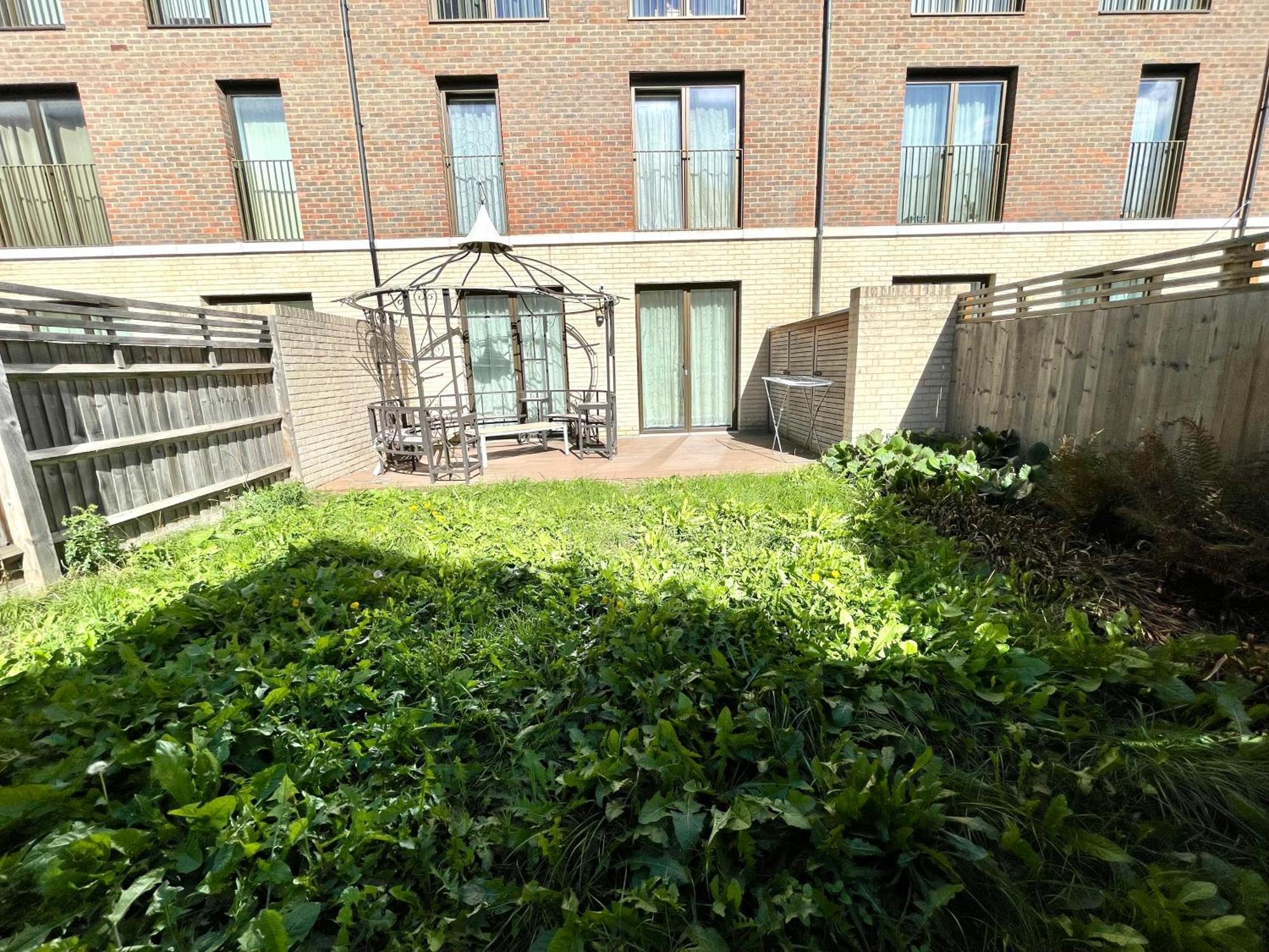London Stratford Luxury House, 5 Minutes Walk Station, Westfield, 3 Bedrooms 3 Bathrooms, Reception, Garden, Parking Ngoại thất bức ảnh